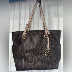 MK USED PURSE